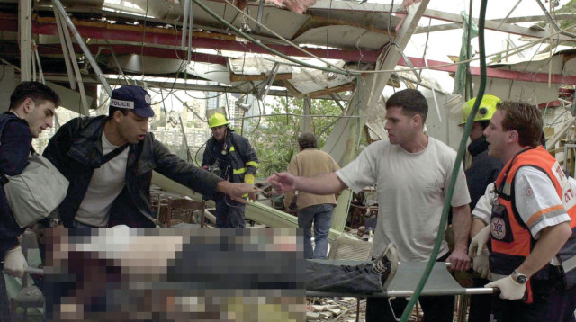 הפיגוע במסעדת מצה בחיפה 2002 (צילום: רויטרס)