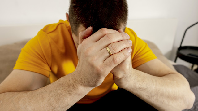 איבד את איבר מינו בתאונה ושיתף פרטים לגבי חיי המין עם אשתו (צילום: אינג'אימג')