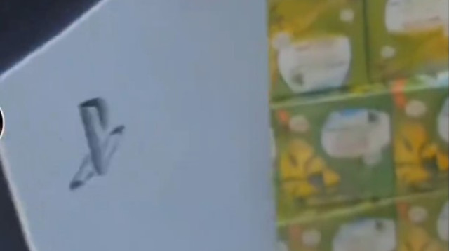 פלייסטיישן 5 בשוק בעזה (צילום: צילום מסך רשתות ערביות)