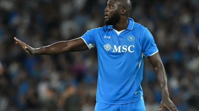 רומלו לוקאקו במדי נאפולי (צילום: GettyImages, Francesco Pecoraro)