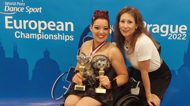 ויטל באליפות אירופה עם ילנה פיטליכר, מאמנת נבחרת ישראל, שבניהול בית הלוחם תל אביב (צילום: בית הלוחם, ת"א)