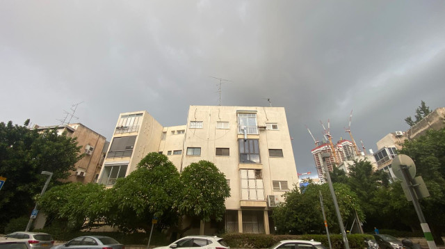 גשם במרכז (צילום: אבשלום ששוני)