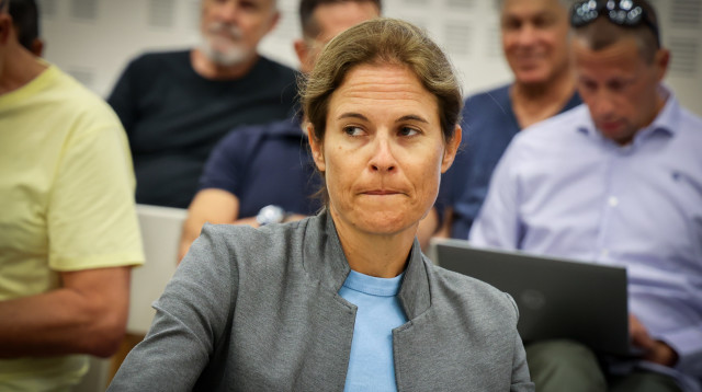 שקמה ברסלר בבית משפט (צילום: יונתן שאול, פלאש 90)