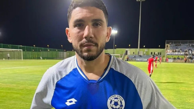 ירדן אבוחצירה – שחקן כדורגל (צילום: מ.ס דימונה)