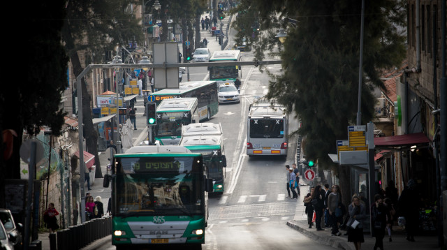 אוטובוסים בירושלים (צילום: יונתן זינדל, פלאש 90)