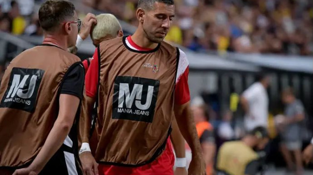 הצרות בהגנה נמשכות. טיבי (צילום: אריאל שלום)