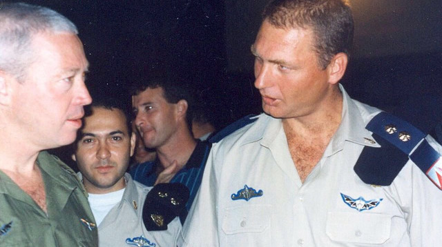 יואב גלנט בימיו בשייטת 13 (צילום: טוויטר,דוברות שר הביטחון)