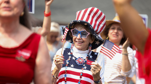 נשים למען טראמפ: עצרת בחירות של דונלד טראמפ בוירג'יניה (צילום: ג'סטין אייד, רויטרס)