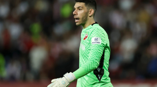 עומרי גלזר שוער הכוכב האדום בלגרד (צילום: אימג'בנק  GettyImages, Srdjan Stevanovic)