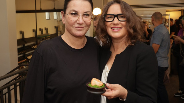 רותי ברודו עם ד"ר ציפי שוהם (צילום: רפי דלויה)