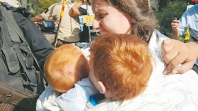 משפחת ביבס בחטיפה (צילום: רשתות ערביות)