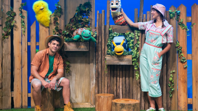 "פרפר נחמד" - עיבוד בימתי ראשון לסדרת המופת (צילום: משה ציטיאת)