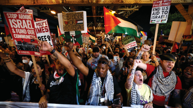הפגנה משותפת של פעילי שמאל ופעילים פרו-פלסטינים בארה''ב (צילום: רויטרס)