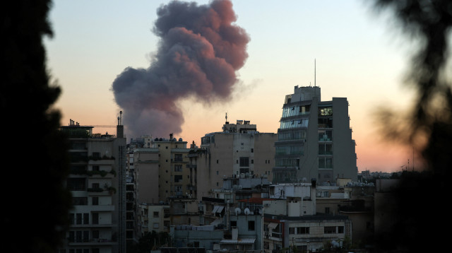 צה״ל תוקף בדאחיה (צילום: רויטרס)