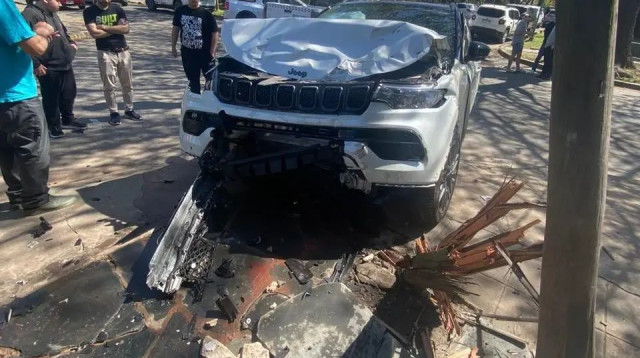 רכבו של שחקן אסטודיאנטס לה פלאטה, חאבייר אלטמיראנו, אחרי תאונת דרכים (צילום: תיעוד ברשתות חברתיות לפי סעיף 27 א' לחוק זכויות יו)