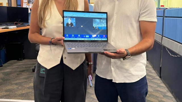 מאיה רדושינסקי סמנכ״לית חטיבת לקוחות פרטיים בפרטנר, תומר לוי מנכ״ל sign now (צילום: יח"צ)