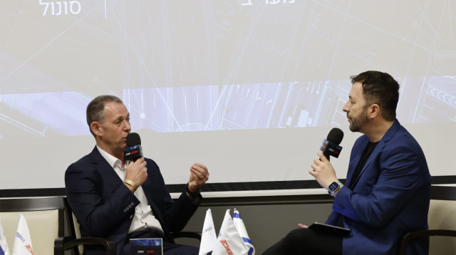 עמיחי ברם (צילום: מרק ישראל סלם)