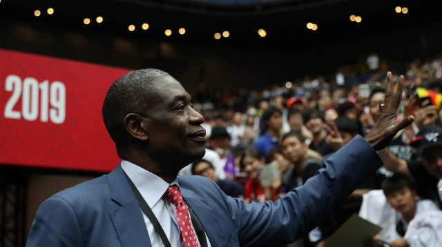 כדורסלן העבר דיקמבה מוטומבו (צילום: GettyImages)