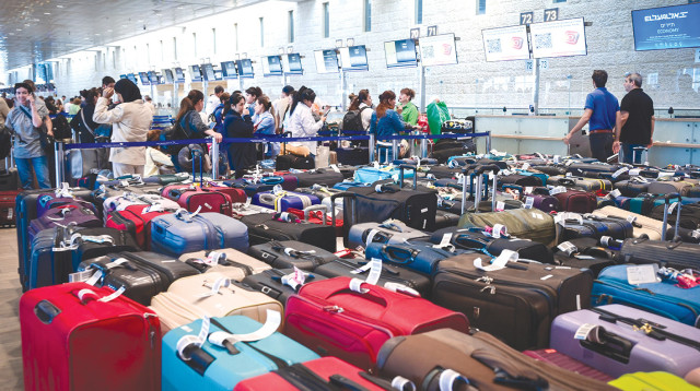 נתב"ג בשביתה (צילום: אבשלום ששוני)