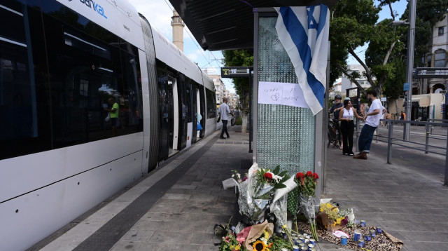 זירת הפיגוע ביפו. העיר מתאוששת (צילום: אבשלום ששוני)