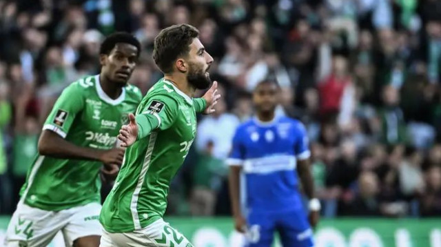 הצגת יחיד. זוריקו דביטשווילי (צילום: GettyImages, JEFF PACHOUD/AFP)