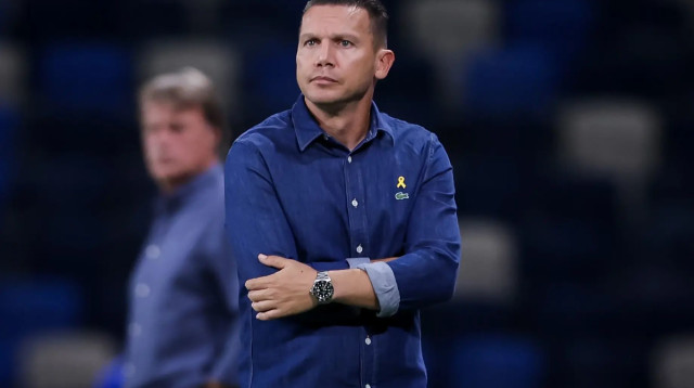 ברק בכר מאמן מכבי חיפה (צילום: מאור אלקסלסי)