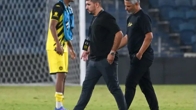 מפיקים לקחים. יצחקי ואלמוג כהן (צילום: ברני ארדוב)