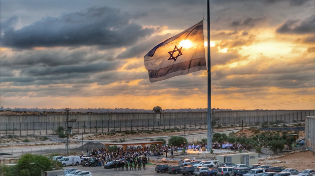 טקס זיכרון בנתיב העשרה  (צילום: אמנון זיו)