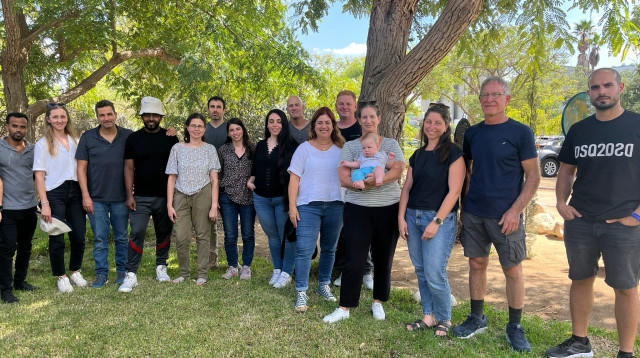 יוזמת Better Juice להנצחתו של החטוף טל חיימי ז"ל (צילום: ללא קרדיט)