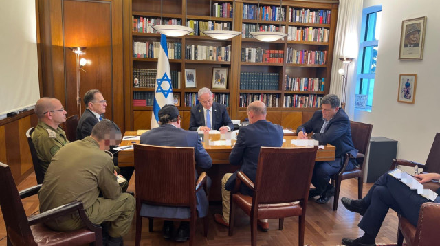 ראש הממשלה בנימין נתניהו בשיחה עם נשיא ארצות-הברית ג'ו ביידן, בלשכת ראש הממשלה בירושלים (צילום: לשכת ראש הממשלה)