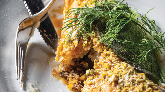 מנת בקלוואה עגל ב"ערמונים"  (צילום: מתן ברנס)