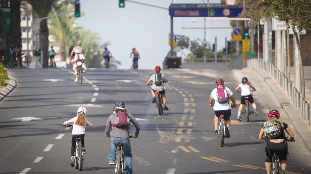רוכבים ביום כיפור  (צילום: מרים אלסטר, פלאש 90)