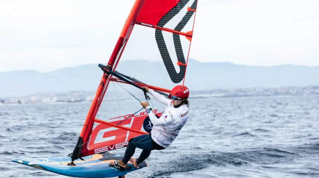 גולשת הרוח דניאלה פלג (צילום: אתר רשמי, איגוד השייט)