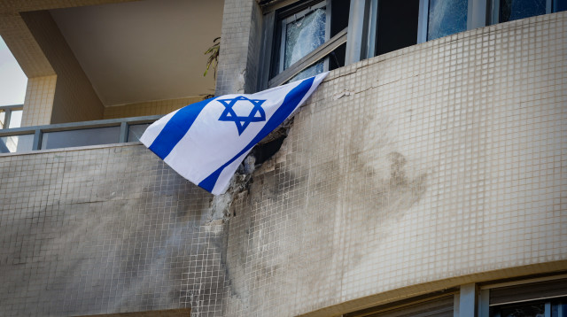 זירת נפילת הכטב"ם בהרצליה, ערב יום הכיפורים (צילום: טל גל, פלאש 90)