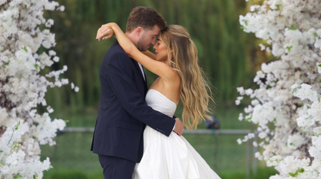 לאחר הדחייה, זה קרה. אן זיוי ויניב וייס ביום חתונתם (צילום: עידן חסון)