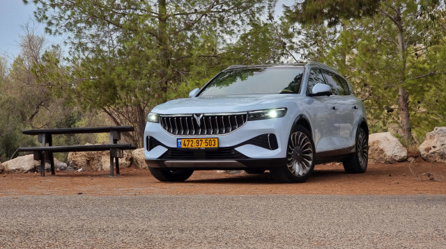 מסע לעבר עם הרכב של העתיד (צילום: רוני נאק)