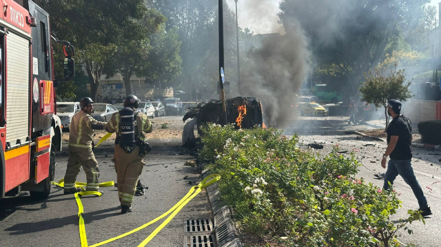 פגיעה ישירה בכרמיאל (צילום: תיעוד מבצעי מד"א)