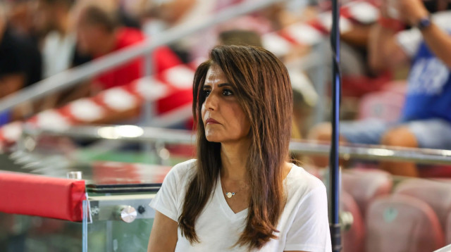 אלונה ברקת בעלים הפועל באר שבע (צילום: לירון מולדובן)