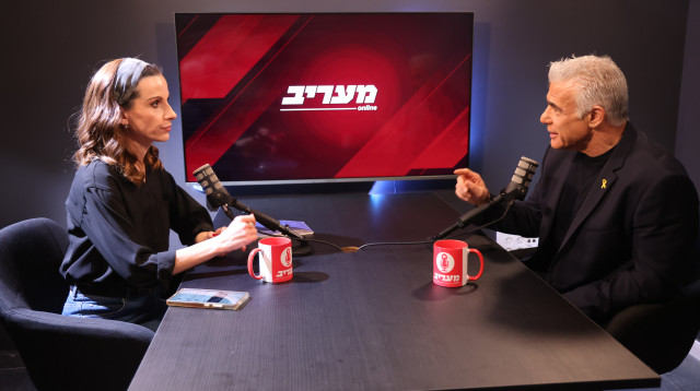 אנה ברסקי, כתבת פוליטית-מדינית ויאיר לפיד ראש האופוזיציה ומייסד ויו"ר "יש עתיד" (צילום: אלוני מור)