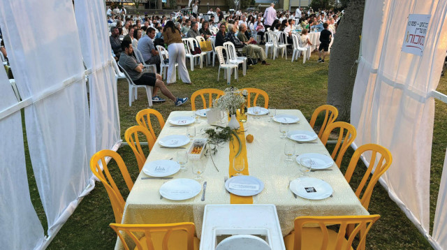 סוכה. אירוח אושפיזין מקבל משמעות חדשה (צילום: איתמר קסל,אורן ברק)