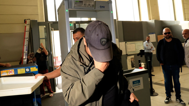 וויסאם בן ידר, חלוץ צרפתי בבית המשפט (צילום: GettyImages)