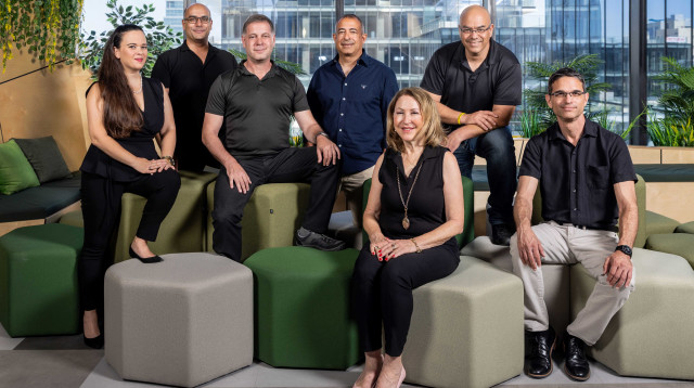 עובדי הסטארט-אפ "רבילנס" (צילום: אייל טואג)