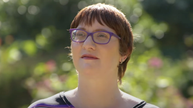 ג'ני היינס (צילום: צילום מסך מתוך יוטיוב)