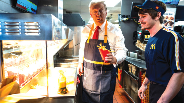 דונלד טראמפ במקדונלדס, 21 באוקטובר 2024 (צילום: רויטרס)