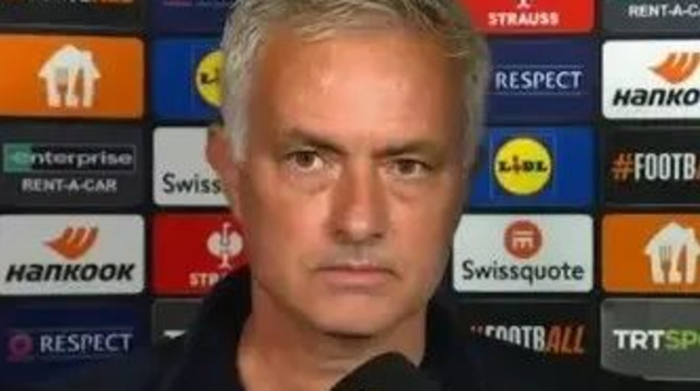 ז'וזה מוריניו בריאיון אחרי משחק (צילום: צילום מסך, .)