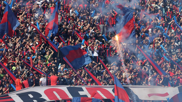 אוהדי סן לורנסו (צילום: GettyImages, Daniel Jayo)