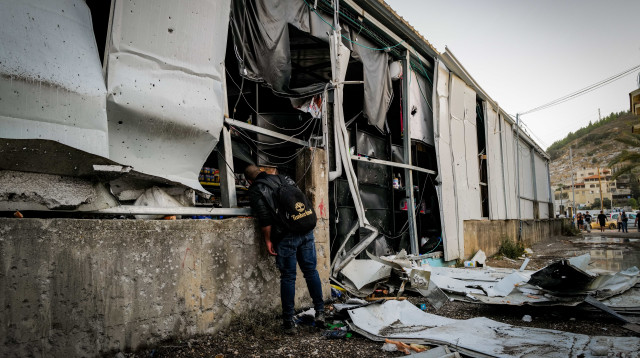 פגיעה ישירה במג'דל כרום (צילום: מיכל גלעדי, פלאש 90)