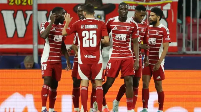 סימה הבקיע שער שני בליגת האלופות במתפרצת יפהפייה (צילום: GettyImages)