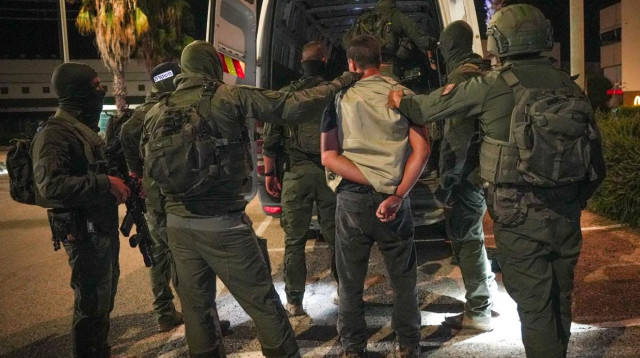 מעצר החשוד ממשהד (צילום: דוברות המשטרה)