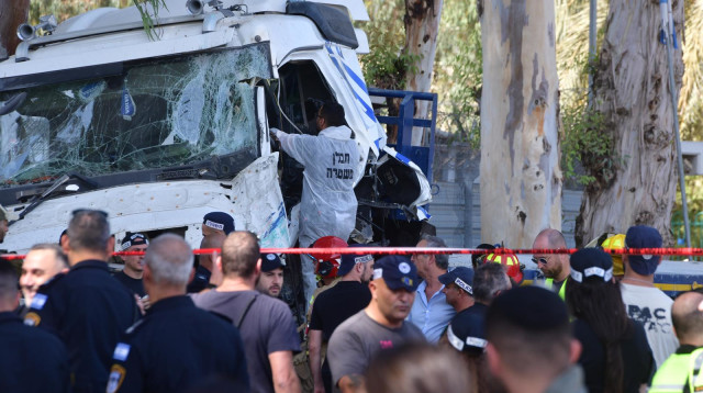 זירת הפיגוע בגלילות (צילום: אבשלום ששוני)